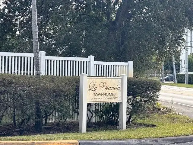 5457 SW 41st St # 5457, Pembroke Park FL 33023
