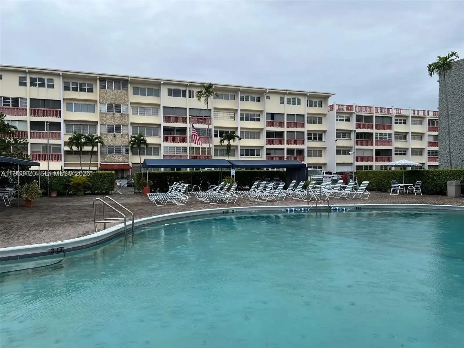 215 SE 3rd Ave # D, Hallandale Beach FL 33009