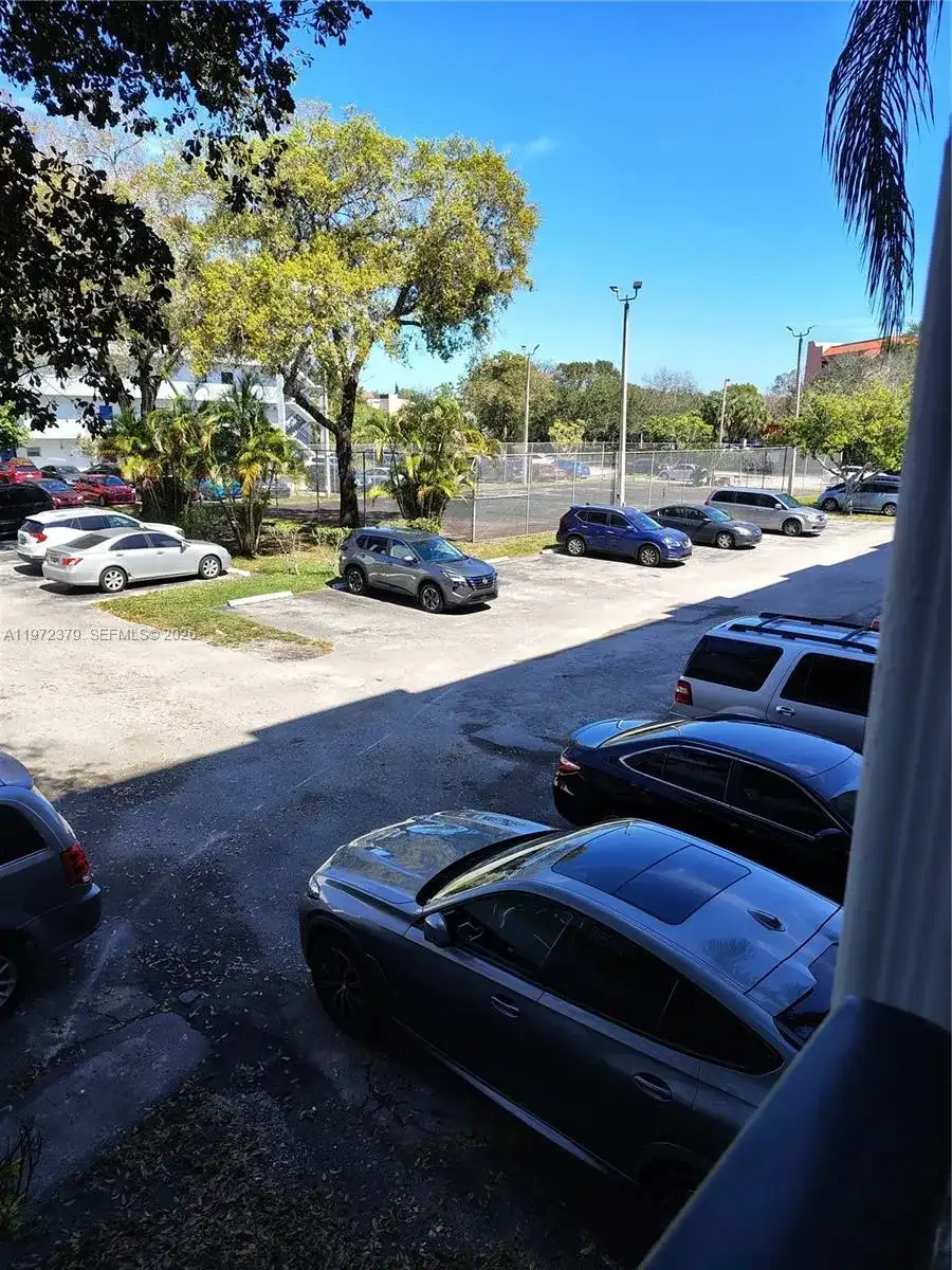 7501 NW 16th St # 3207, Plantation FL 33313