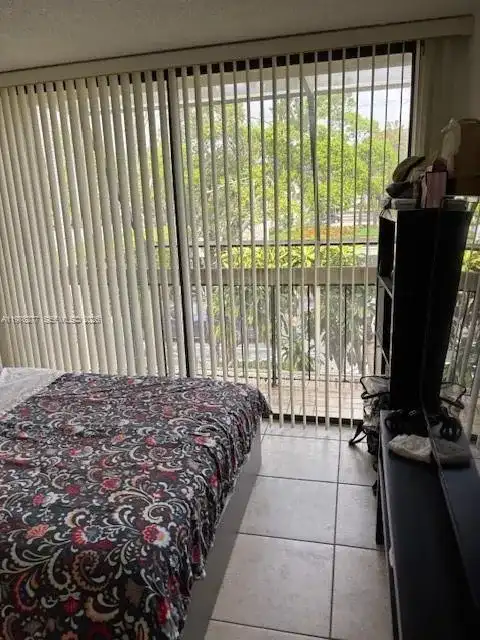 3190 Bird Ave # 15, Coconut Grove FL 33133