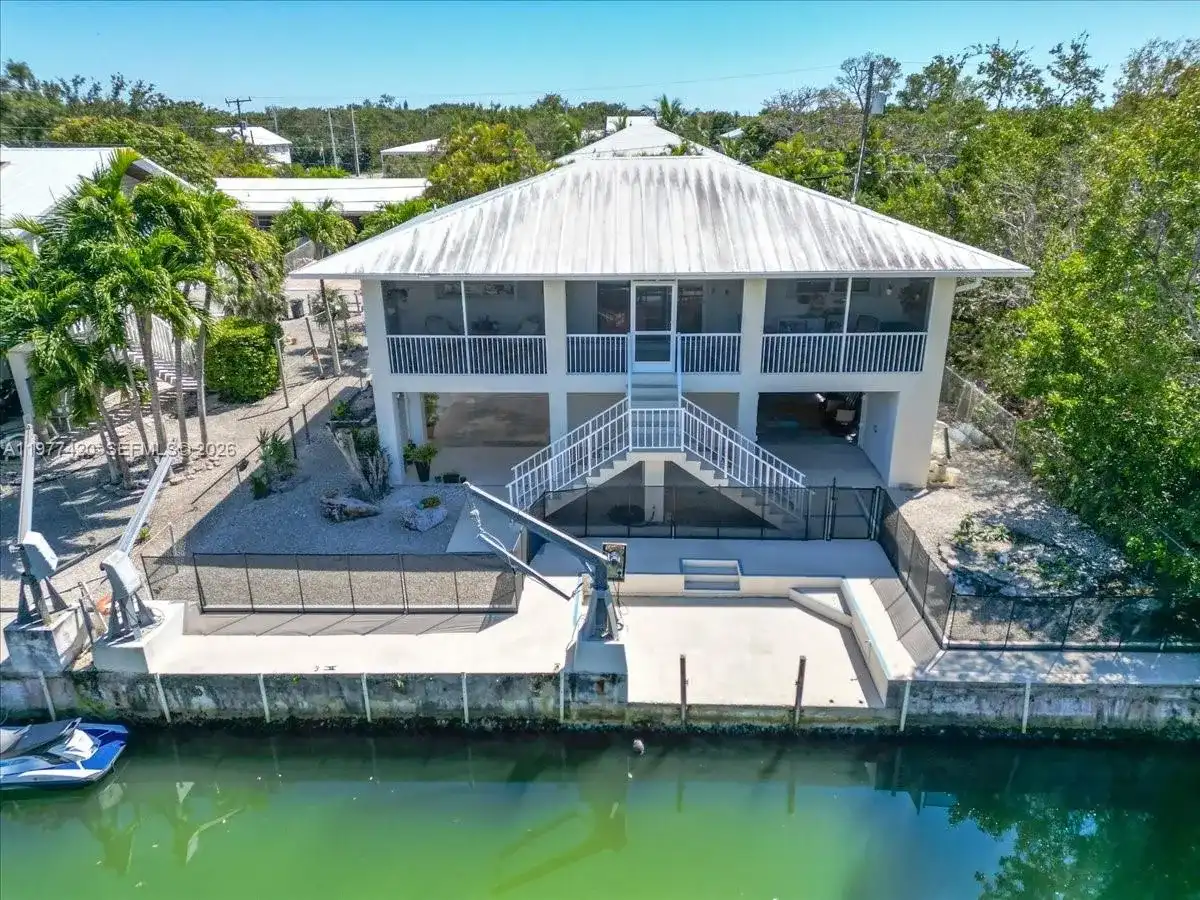 29051 Magnolia Ln, Big Pine FL 33043