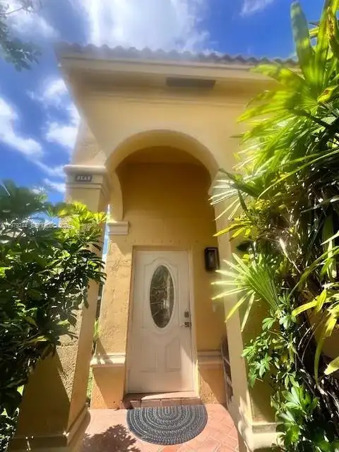803 Vista Meadows Dr, Weston FL 33327