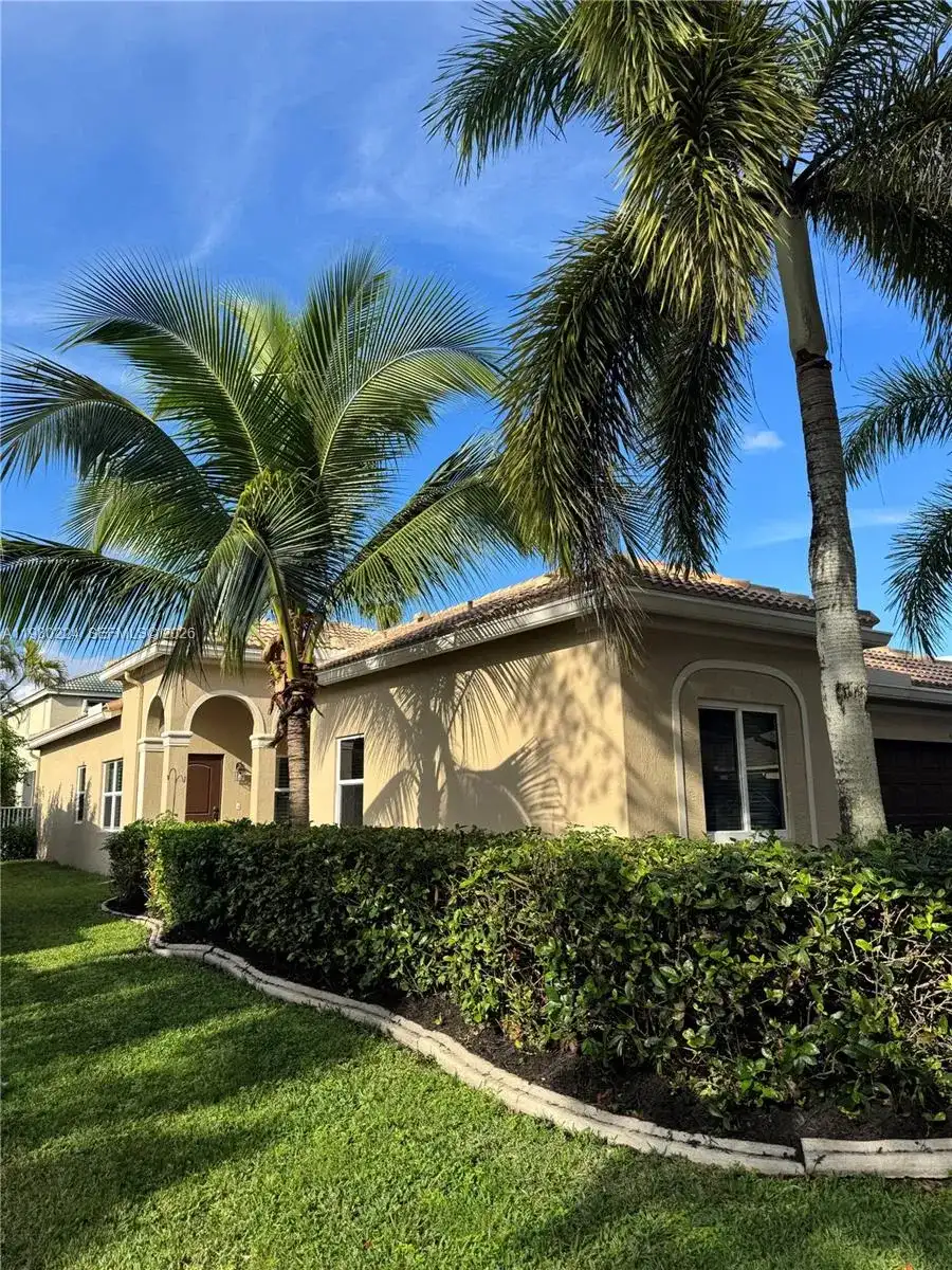 4321 Willow Ridge Dr, Weston FL 33331