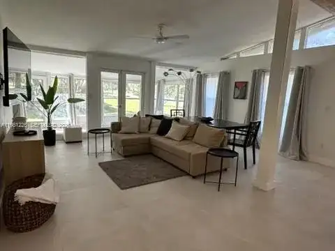 831 NW 20 Terrace, Gainesville FL 32603