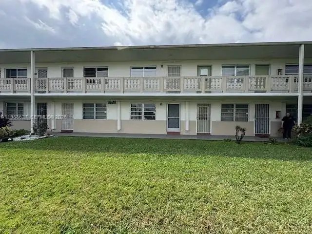 70 NE 202nd Ter # T12, Miami Gardens FL 33179