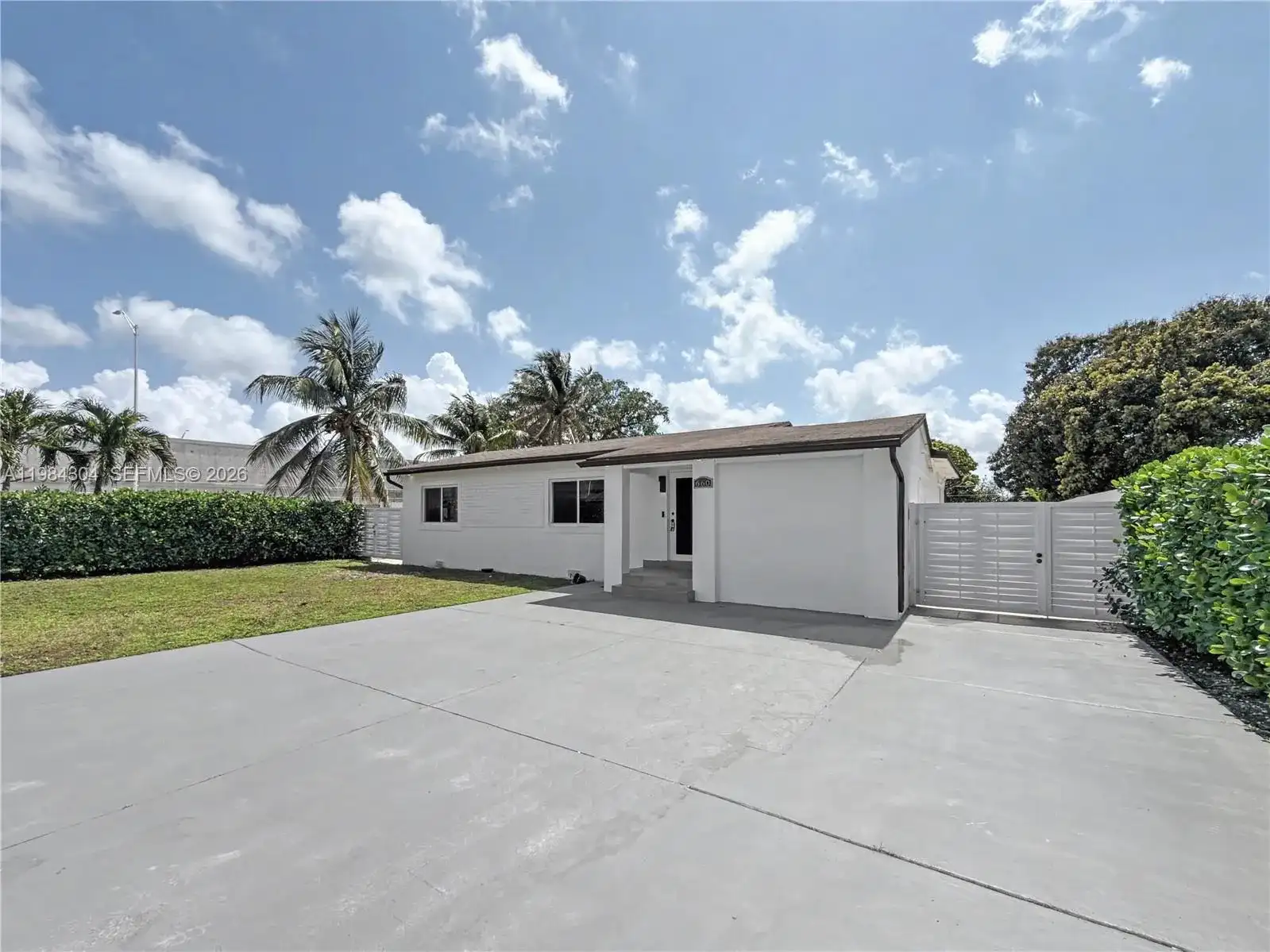 660 S Biscayne River Dr, Miami FL 33169