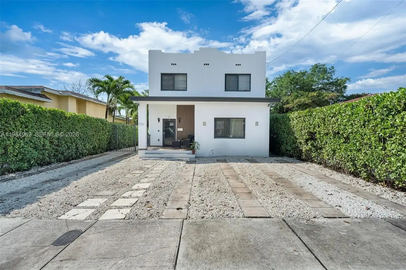 920 SW 9th St, Miami FL 33130