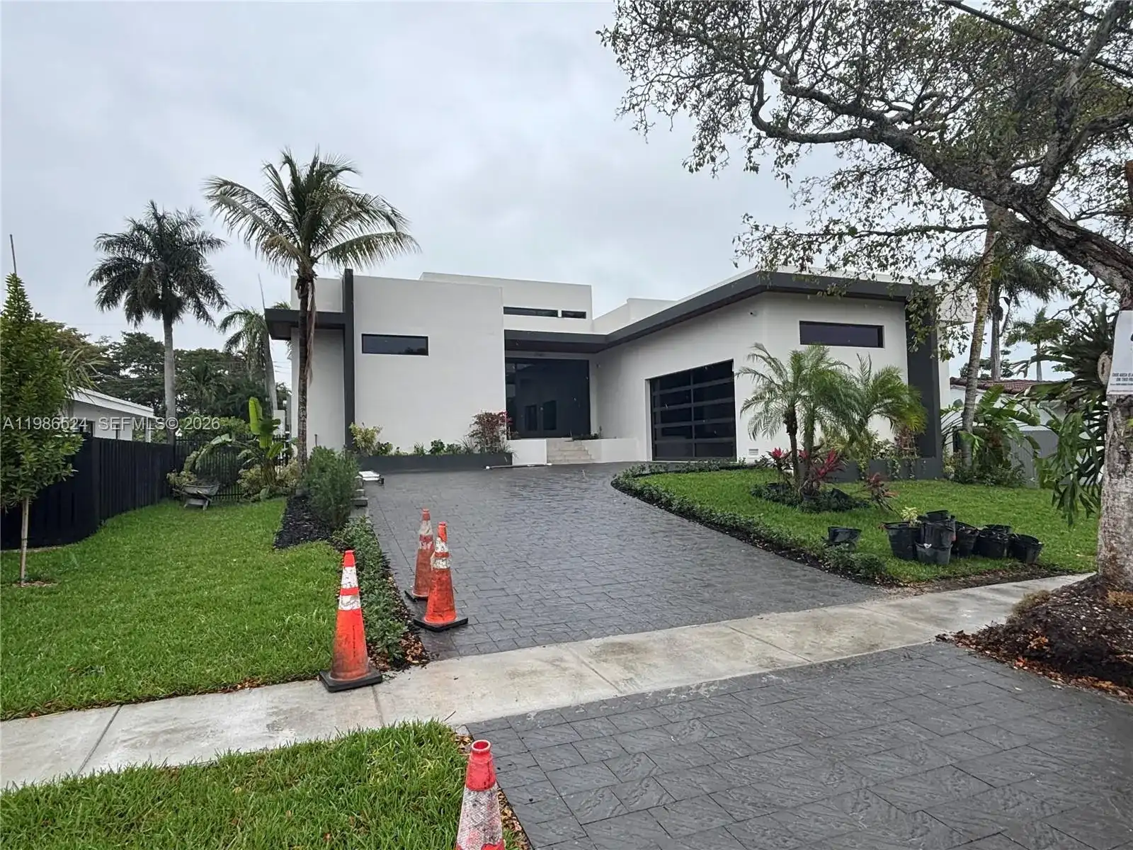 2161 NE 124th St, North Miami FL 33181