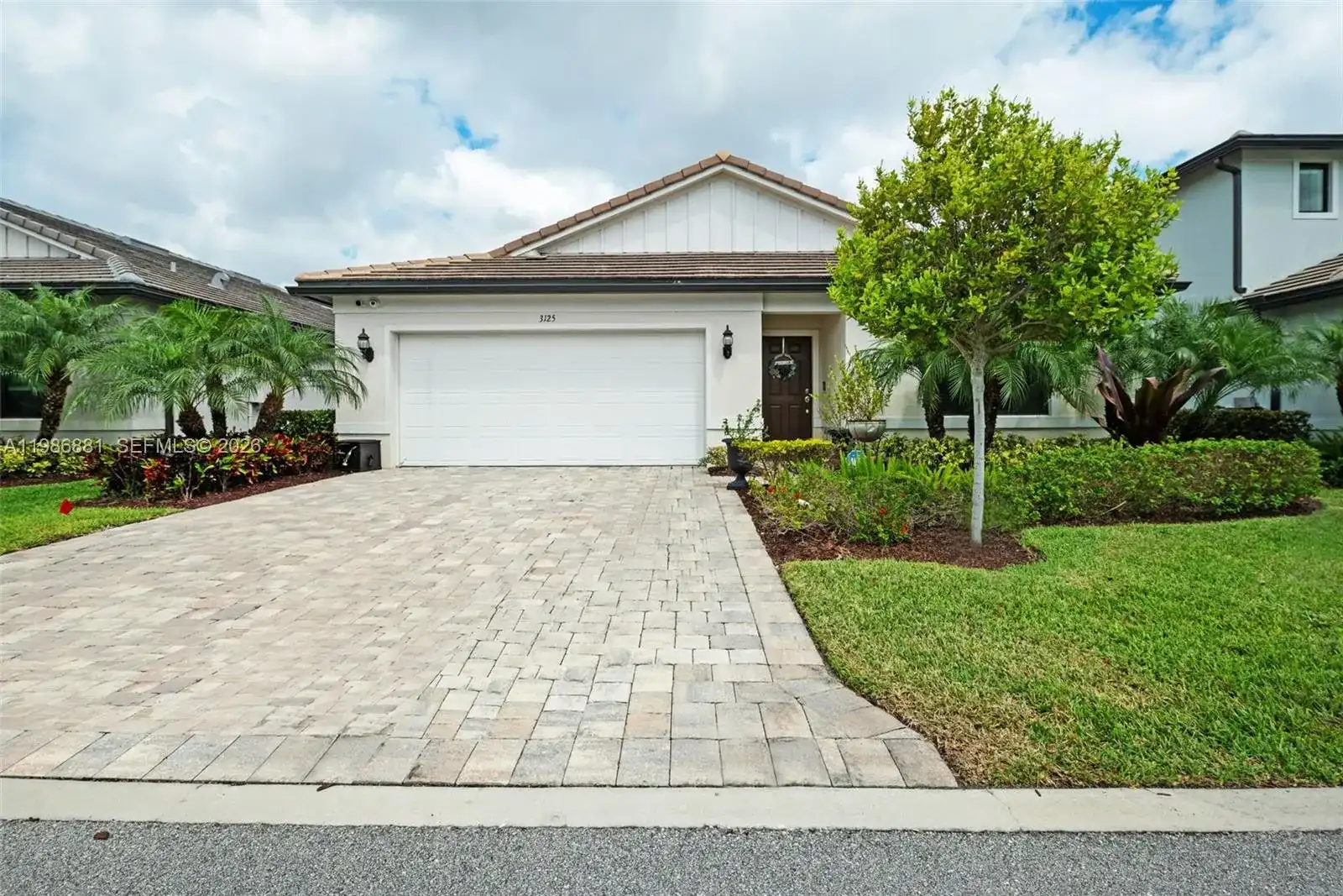 3125 Buttonwood Ct, Lauderdale Lakes FL 33311
