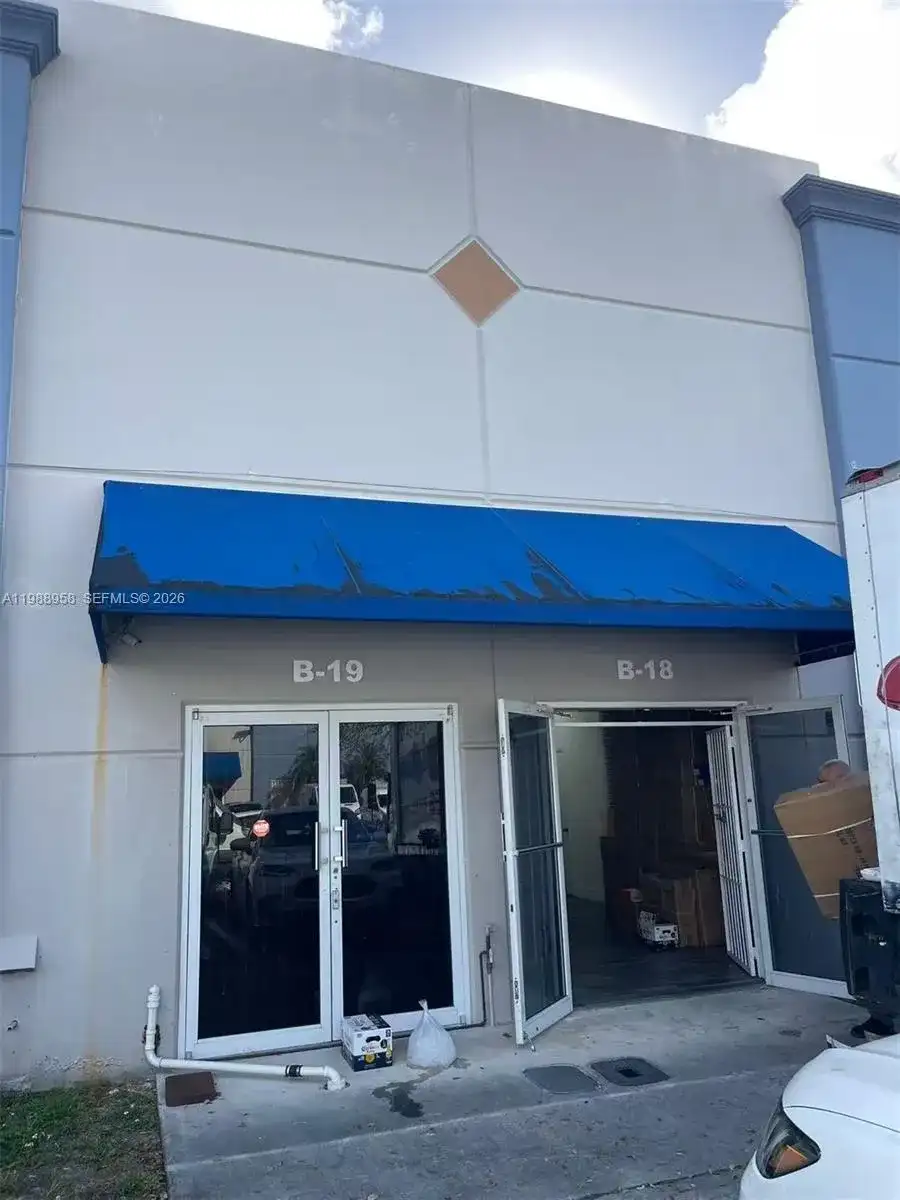 4960 NW 165th St # B18, Miami Gardens FL 33014