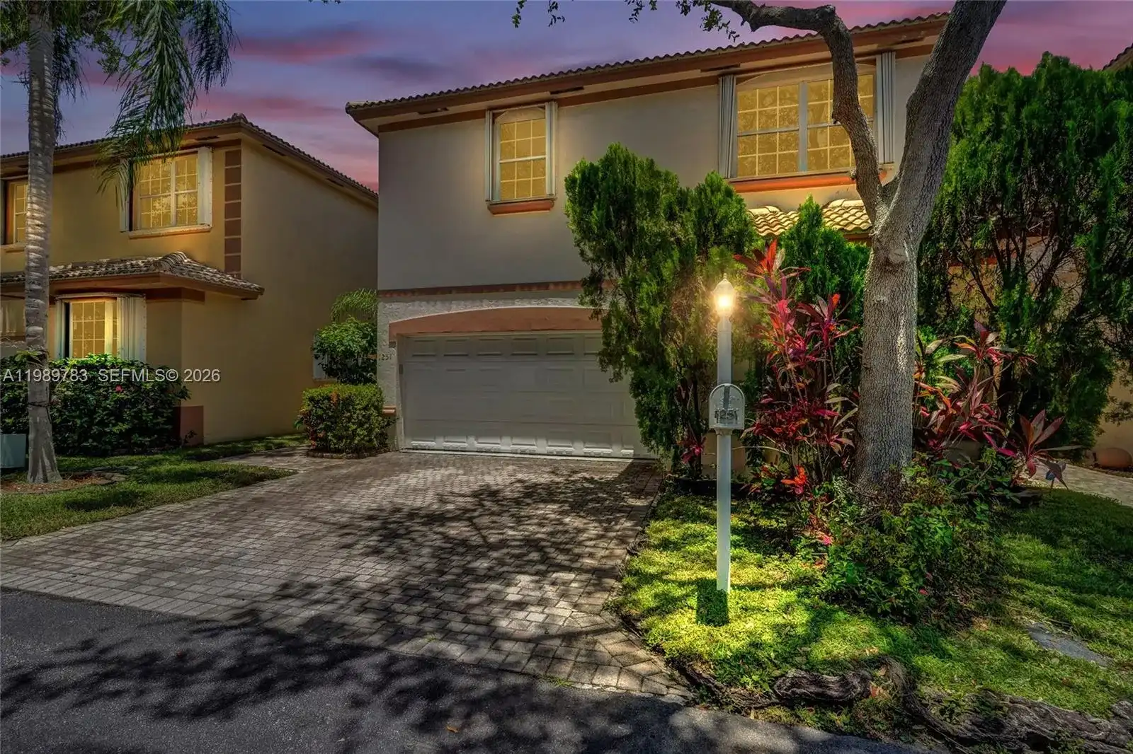 1251 Hayes St, Hollywood FL 33019