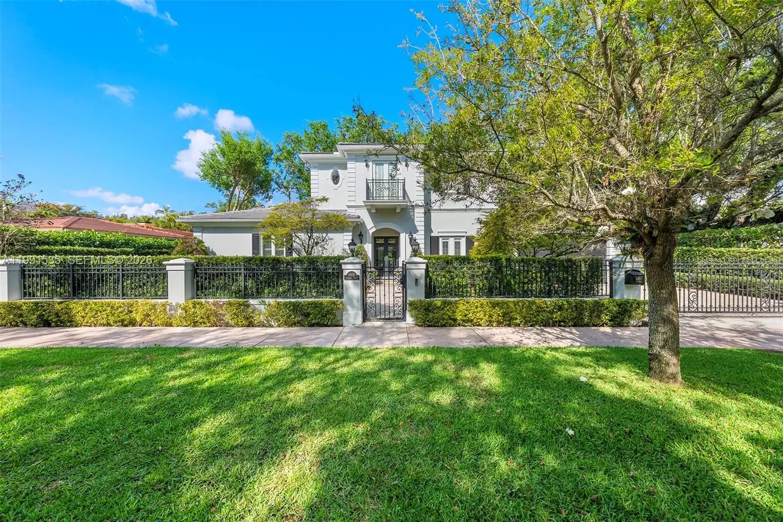 6900 Altamira St, Coral Gables FL 33146