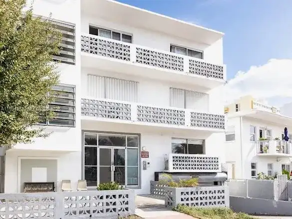 4015 Indian Creek Dr # 302, Miami Beach FL 33140