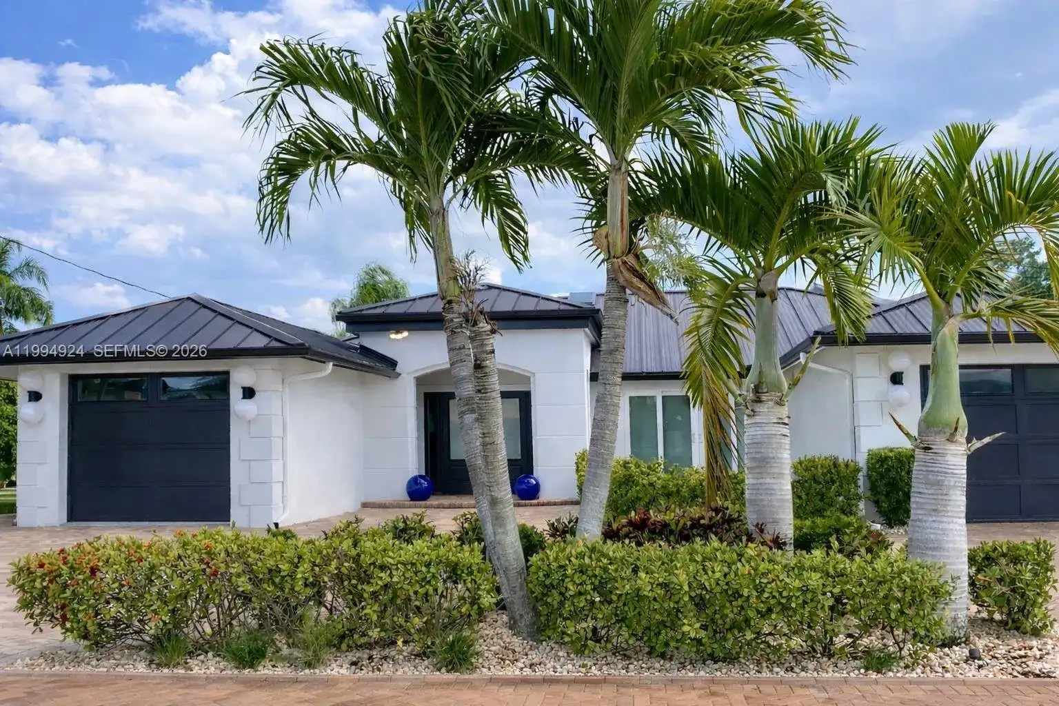 808 SW 52nd ST, Cape Coral FL 33914