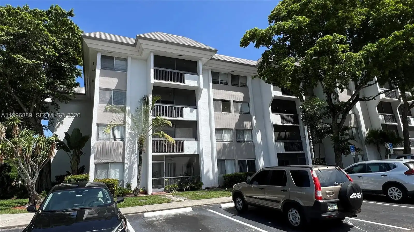 711 N Pine Island Rd # 211, Plantation FL 33324