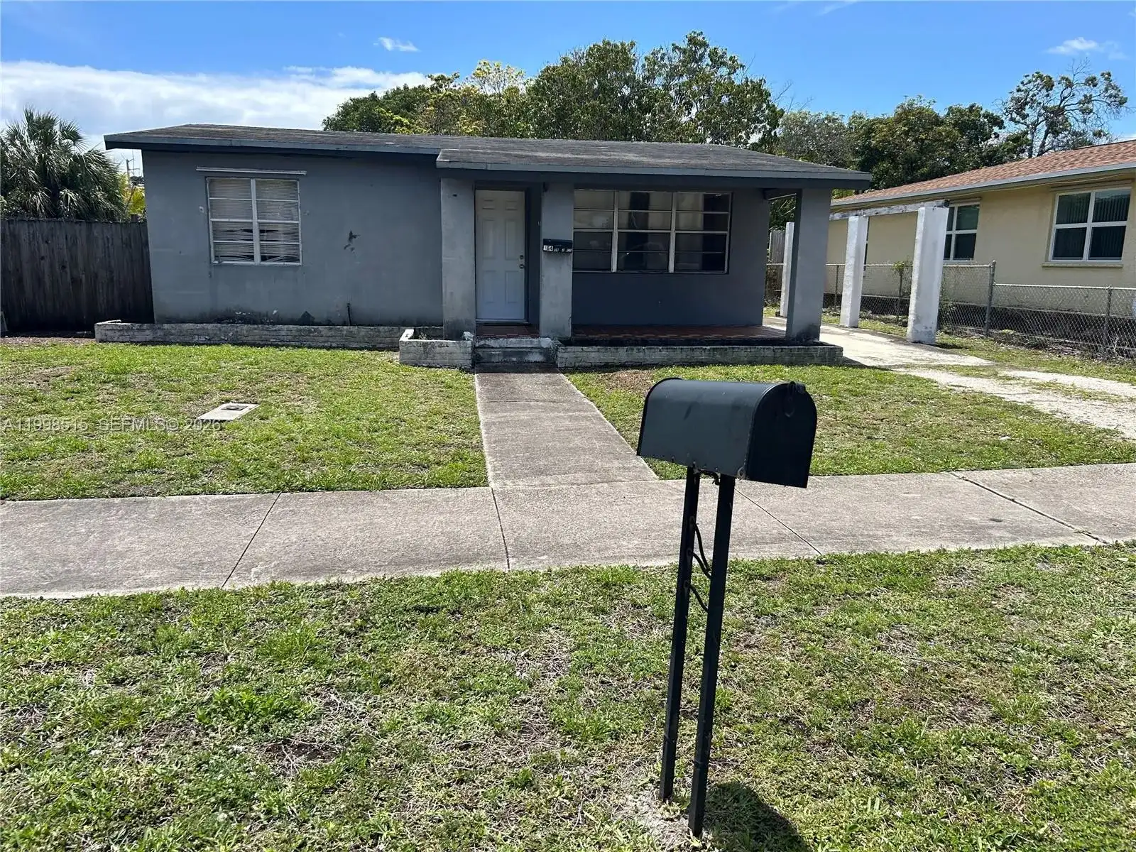 164 SW 2nd Ct, Deerfield Beach FL 33441