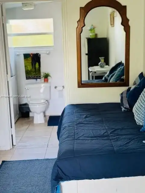 5251 29 # A, Davie FL 33314