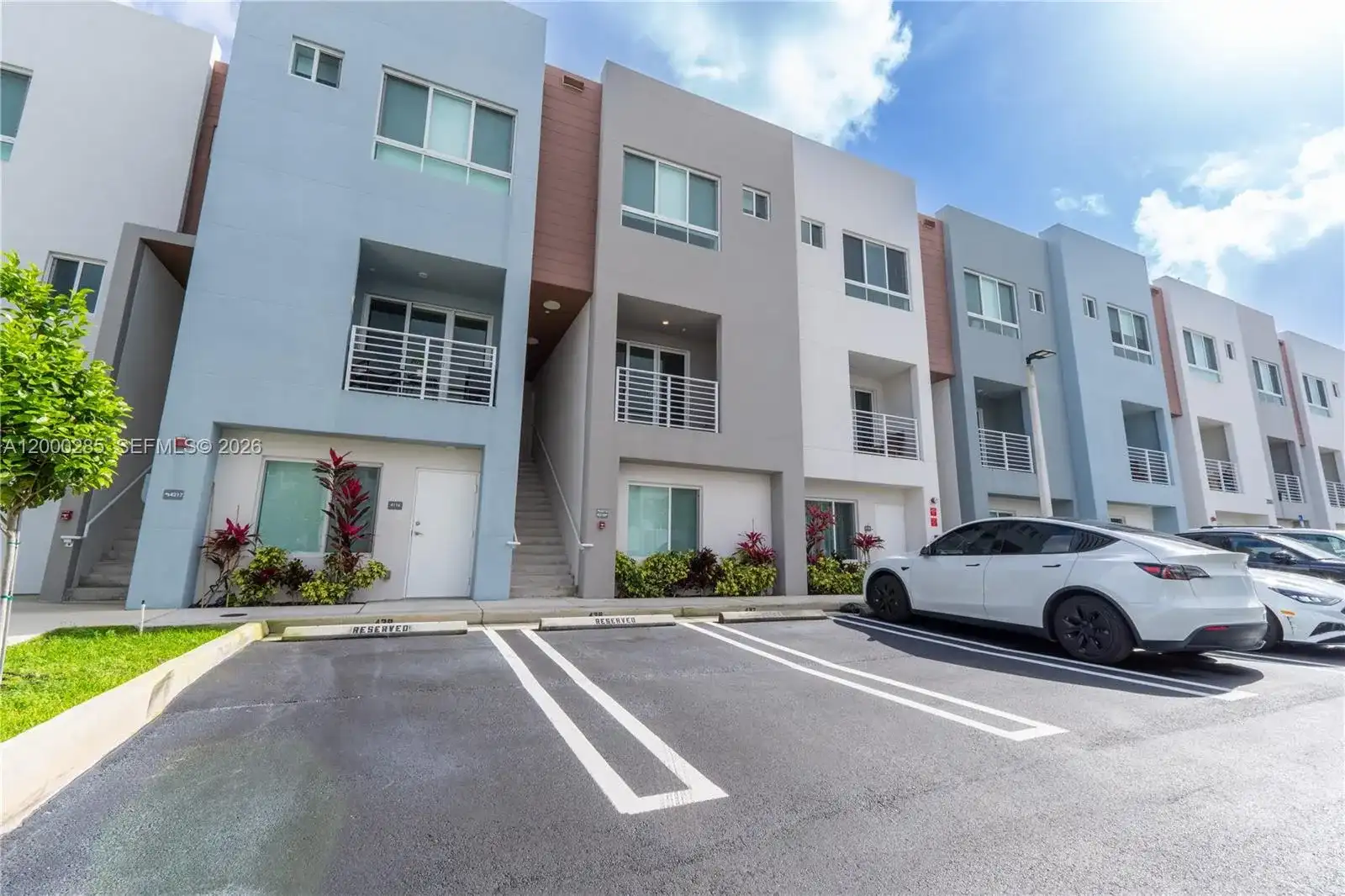 2505 NE 193rd St # 4215, Miami FL 33180