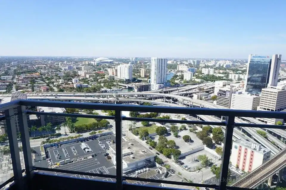 90 SW 3rd St # 3505, Miami FL 33130