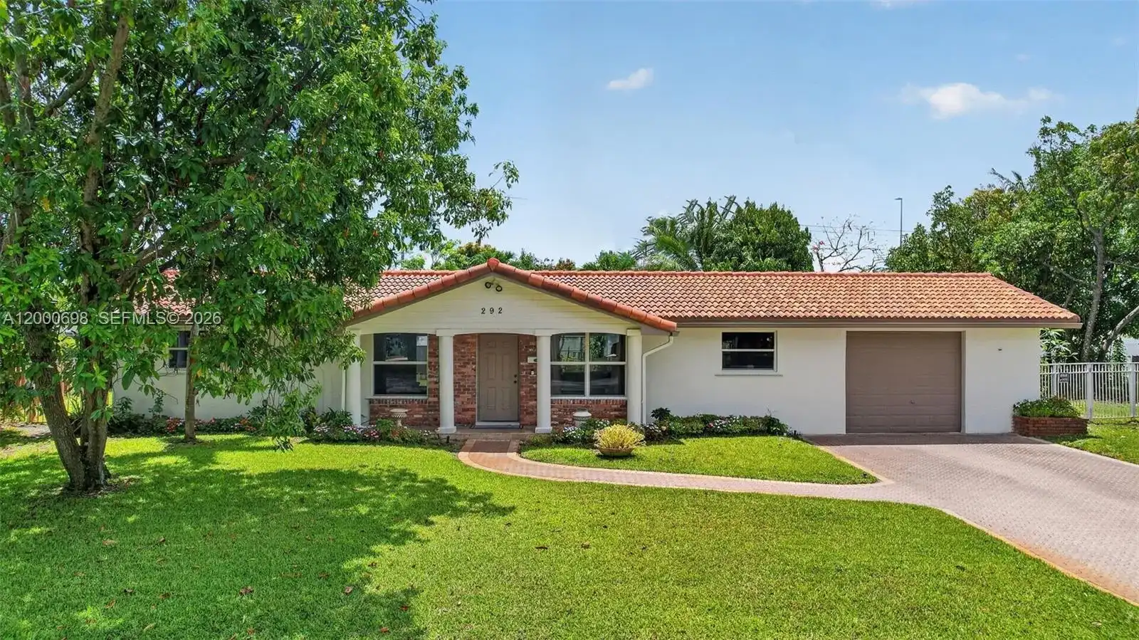 292 SW 52nd Ave, Plantation FL 33317