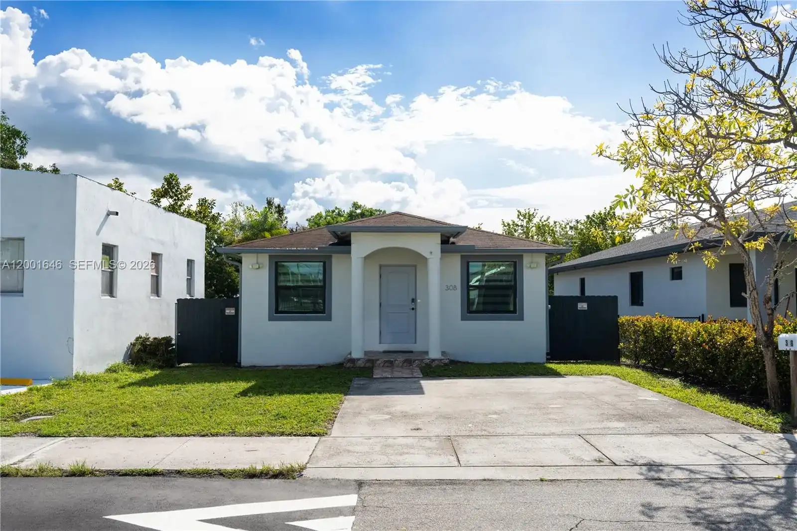 308 NW 2nd Ave, Hallandale Beach FL 33009