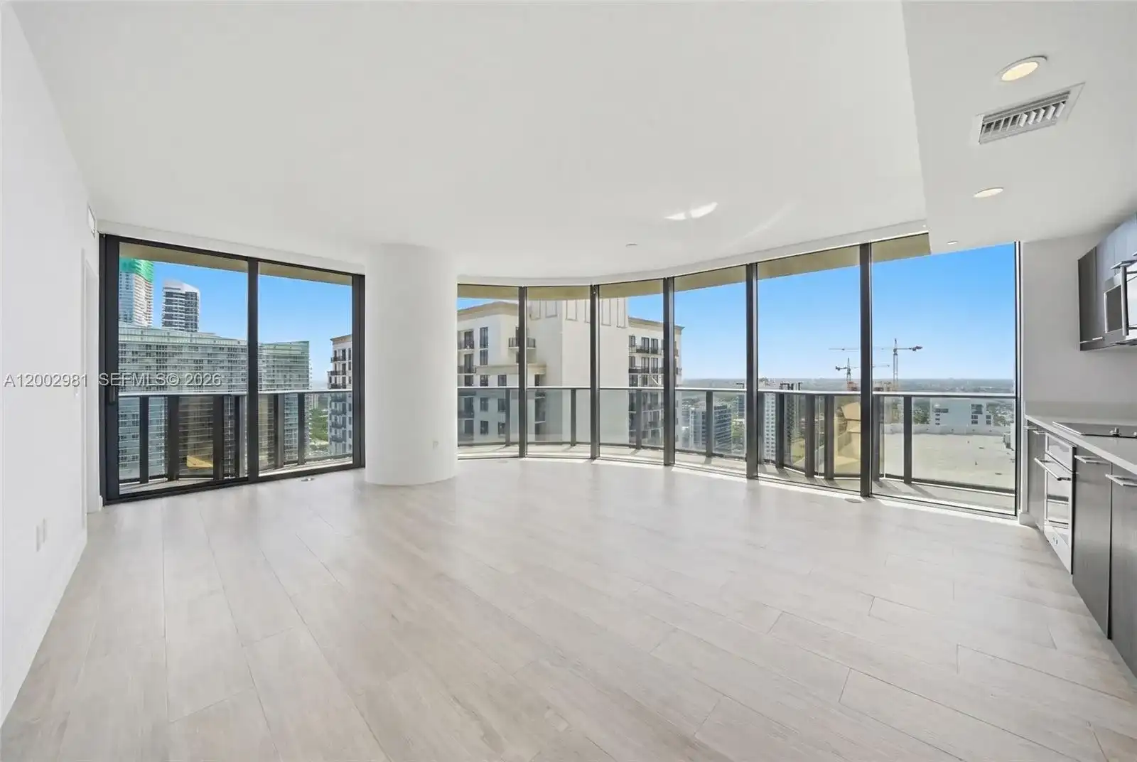 55 SW 9th St # 3106, Miami FL 33130