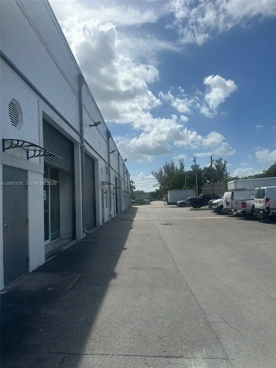 12101 NW 98th Ave, Hialeah Gardens FL 33018