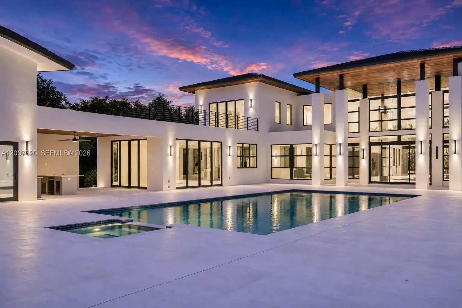 6290 Chapman Field Dr, Pinecrest FL 33156