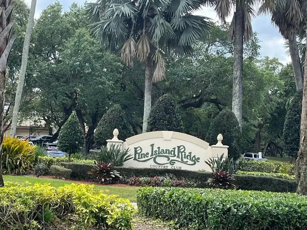 1518 Whitehall Dr # 104, Davie FL 33324