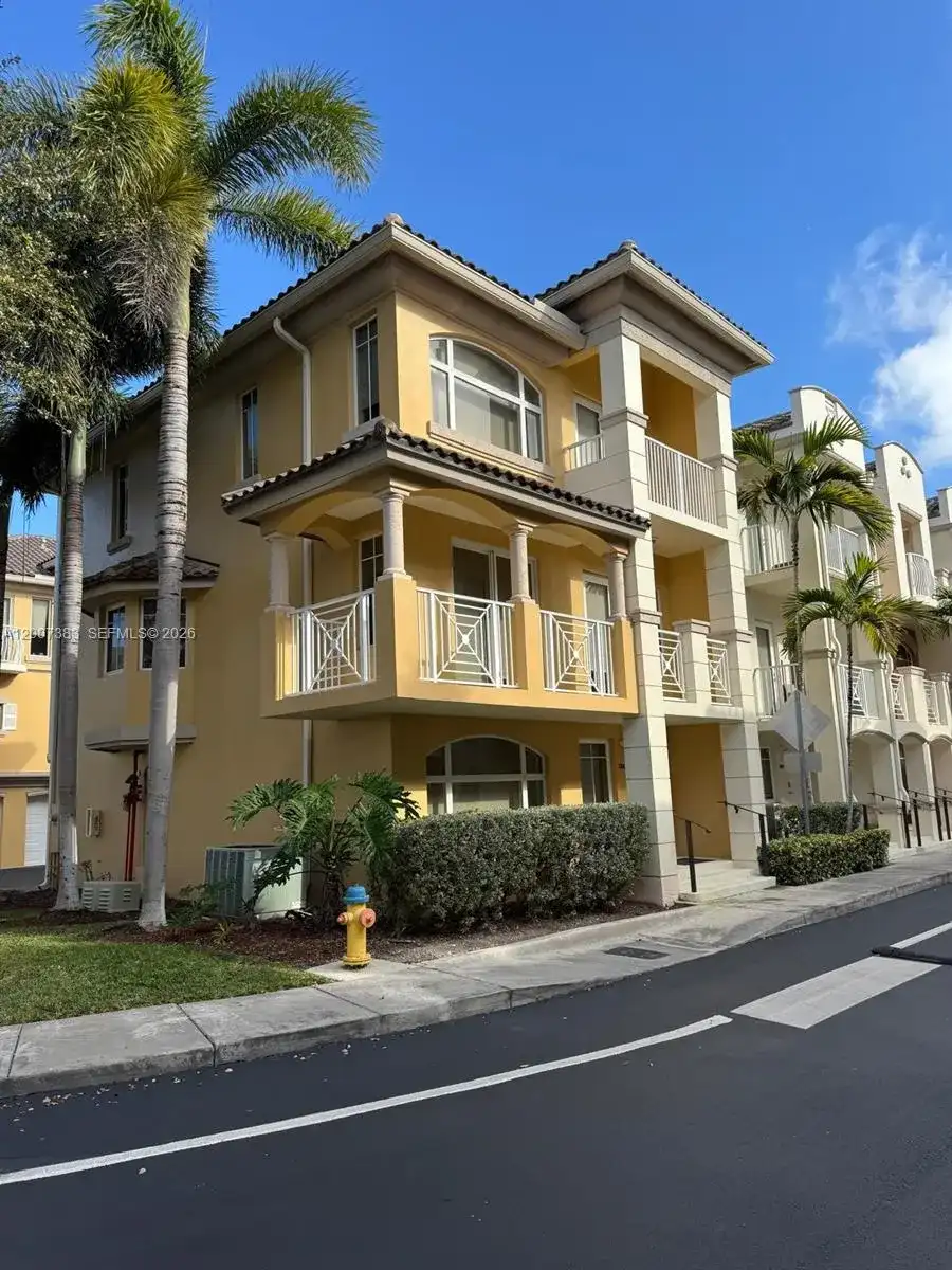 18421 NE 27th Ct, Aventura FL 33160