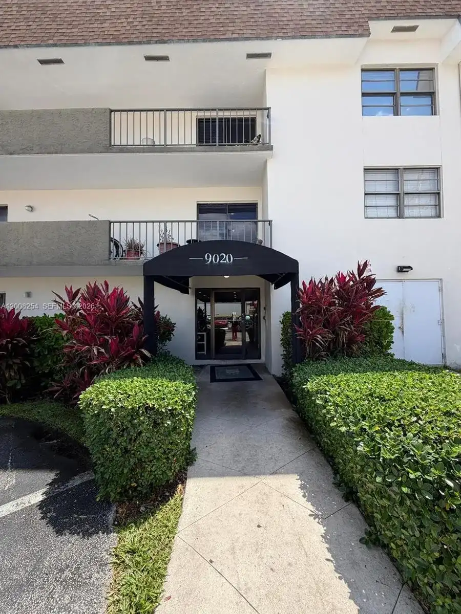 9020 NE 8th Ave # 1D, Miami Shores FL 33138