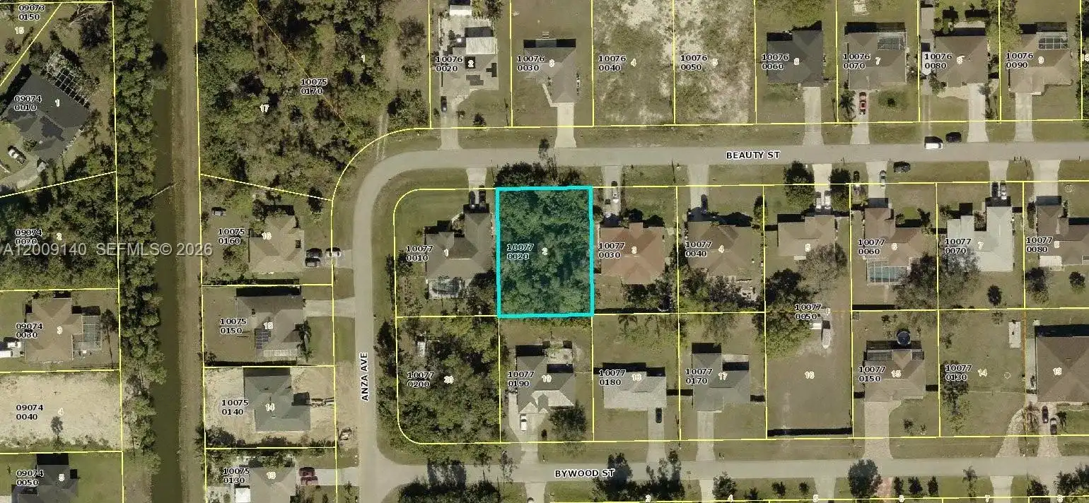 5217 Beauty St., Lehigh Acres FL 33971
