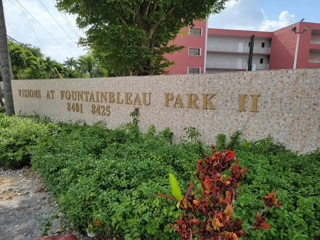 8425 NW 8th St # 306, Miami FL 33126