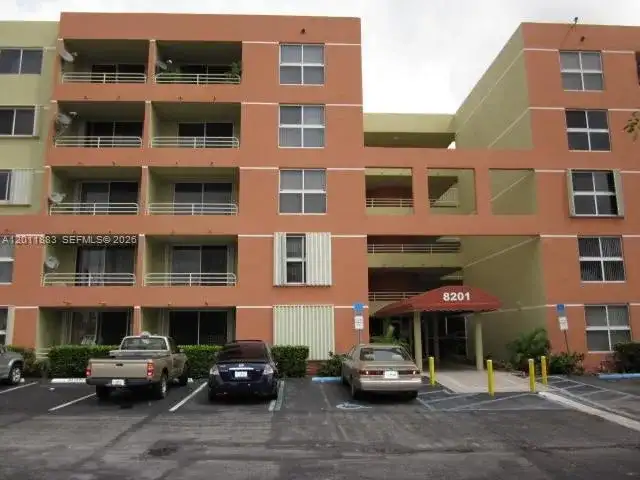 8201 NW 8th St # 414, Miami FL 33126