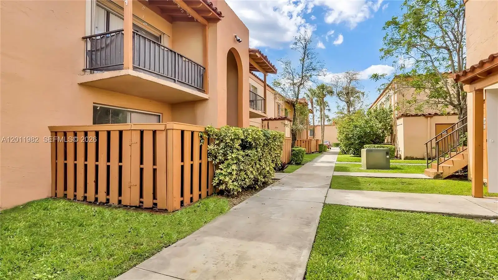 7231 Miami Lakes Dr # C5, Miami Lakes FL 33014