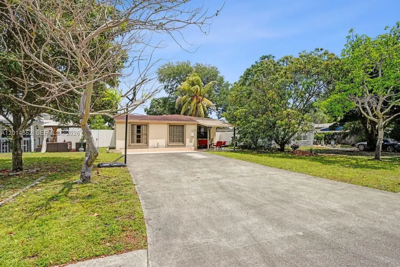 1379 NE 177th St, North Miami Beach FL 33162
