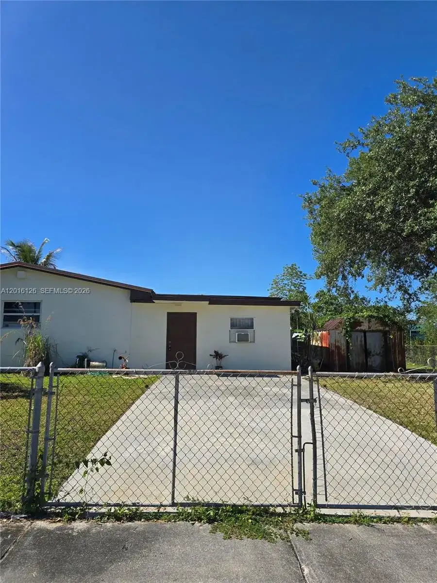 27660 SW 162nd Ave side, Homestead FL 33031