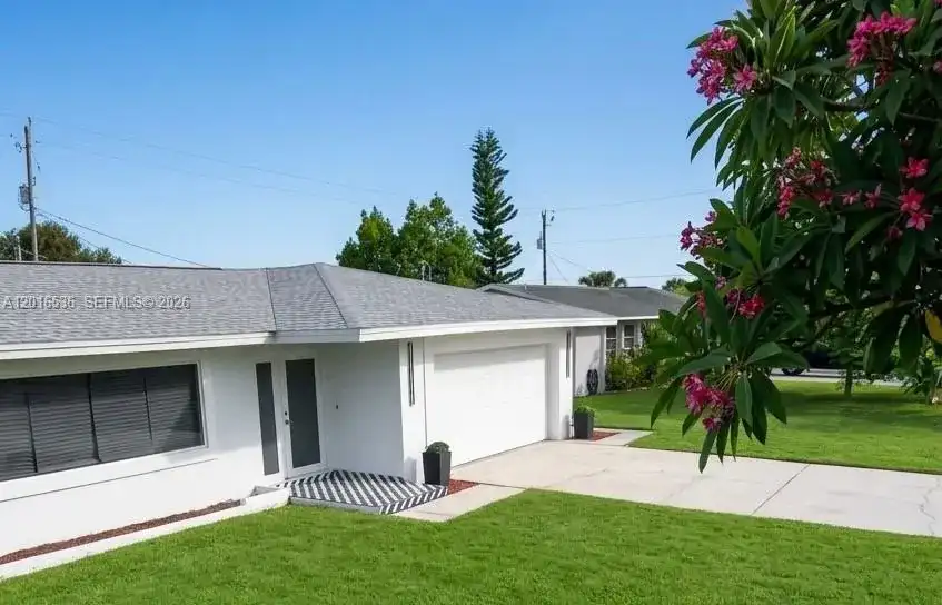1212 SE 43rd Terrace, Cape Coral FL 33904