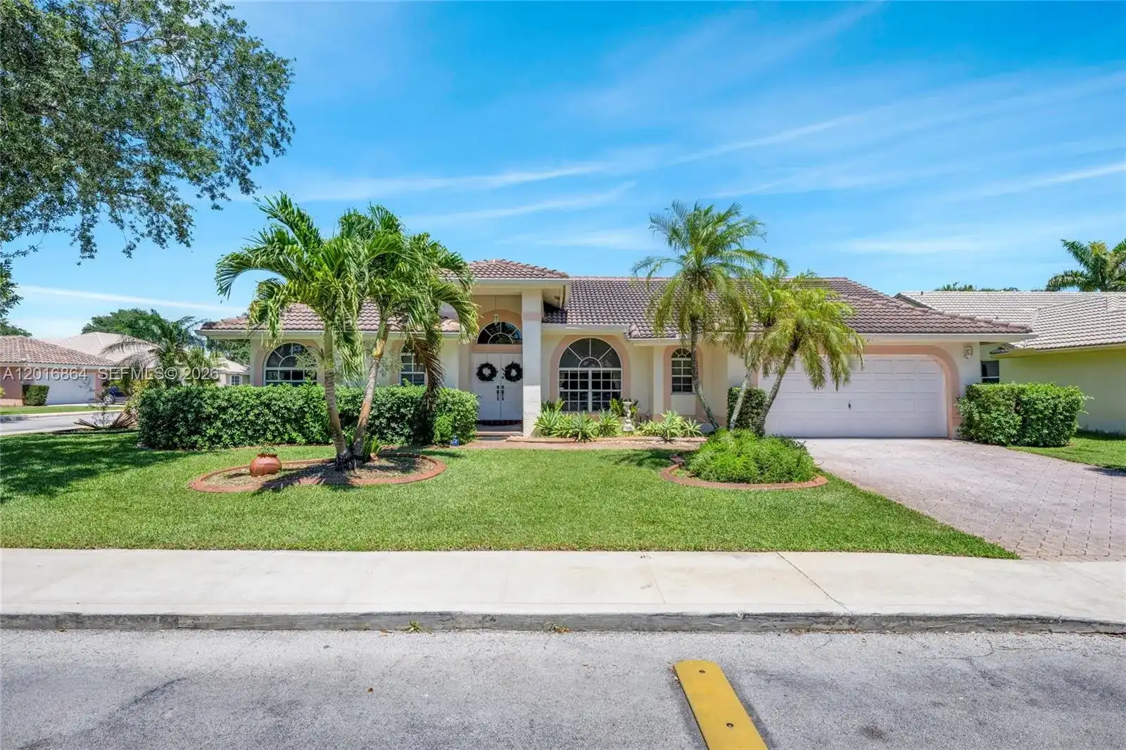701 SW 93rd Ter, Pembroke Pines FL 33025