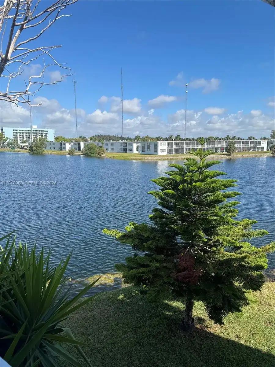 65 NE 202nd Ter # Q33, Miami Gardens FL 33179