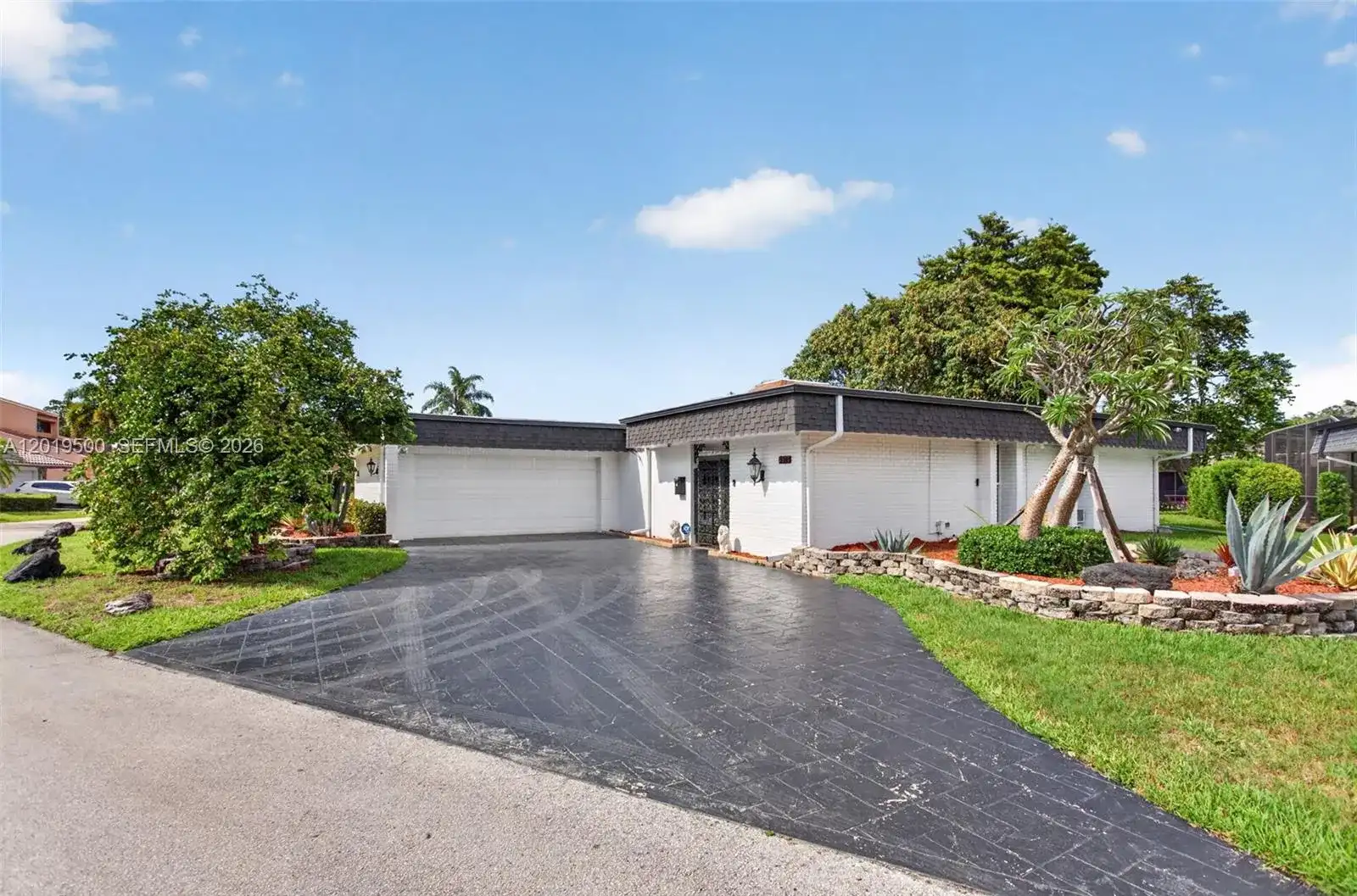 4806 Banyan Ln, Tamarac FL 33319