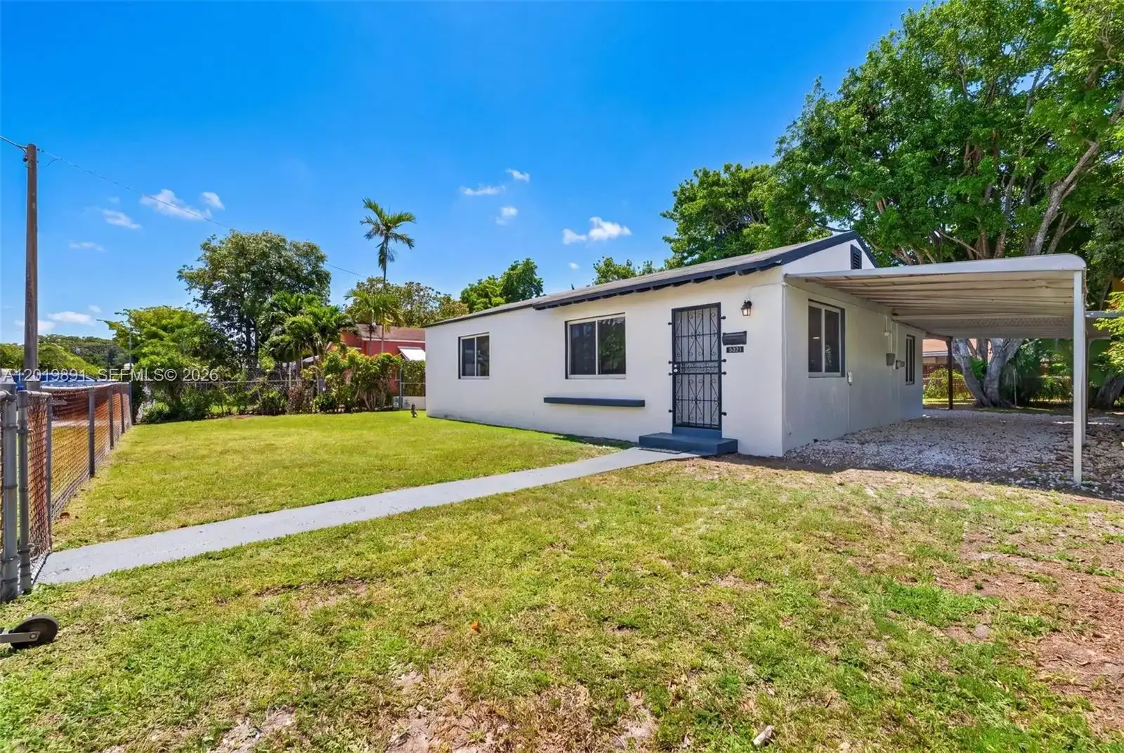 280 NW 101st St, Miami FL 33150