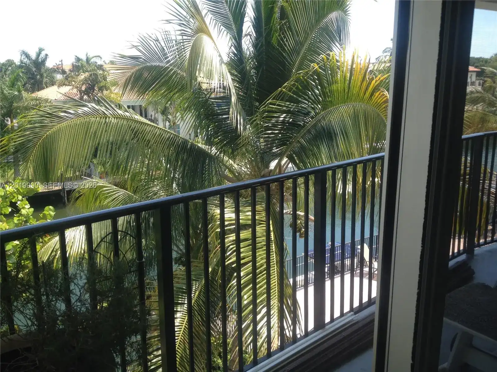 6855 Edgewater Dr, Coral Gables FL 33133