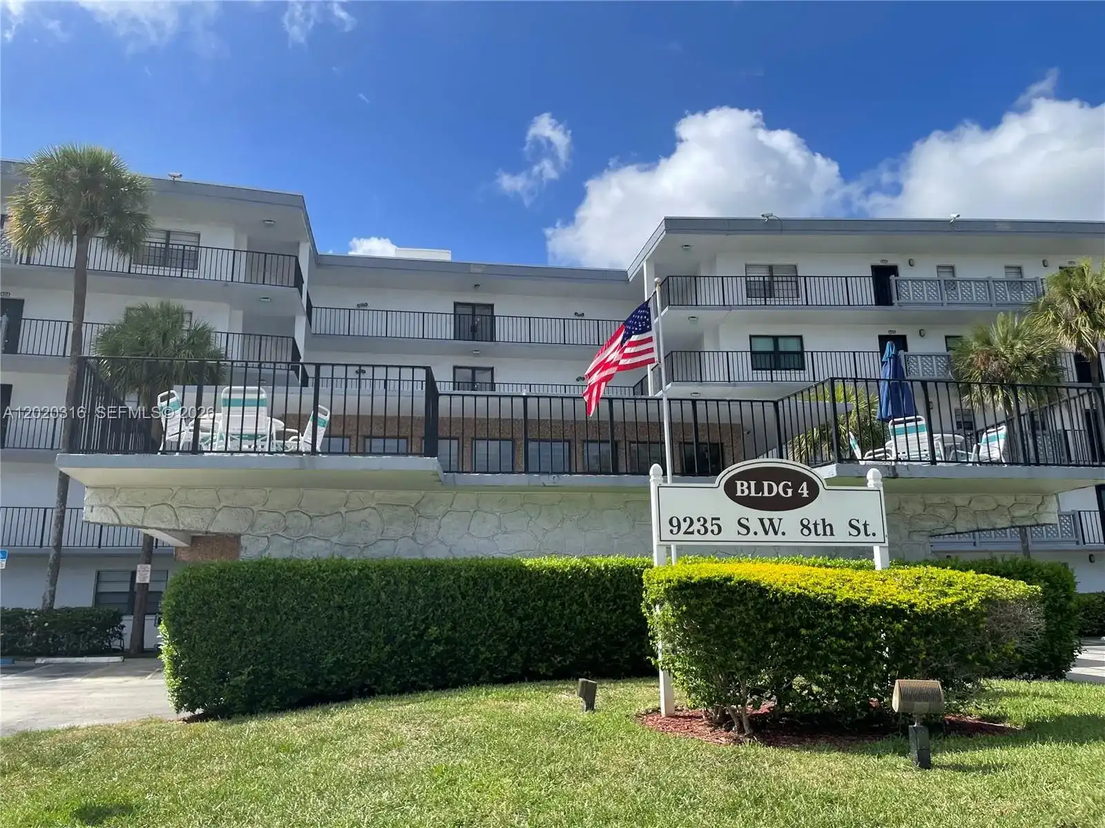 9235 SW 8th St # 209, Boca Raton FL 33428