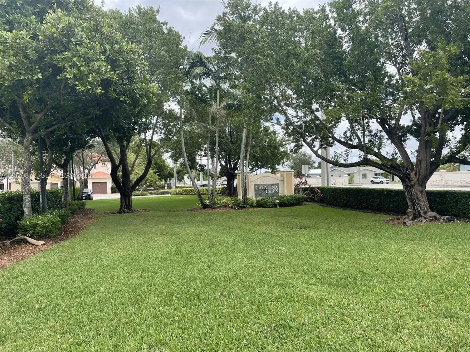 8835 S Isles Cir, Tamarac FL 33321
