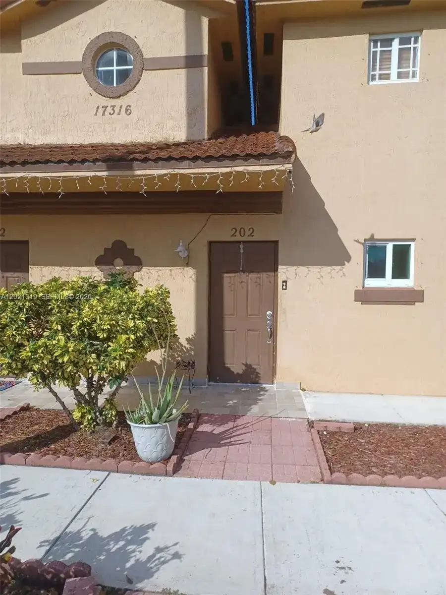 17316 NW 74th Ave # 202, Hialeah FL 33015