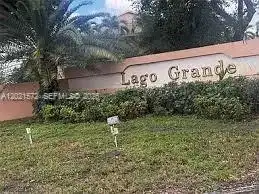 2715 W 66th St # 21, Hialeah FL 33016