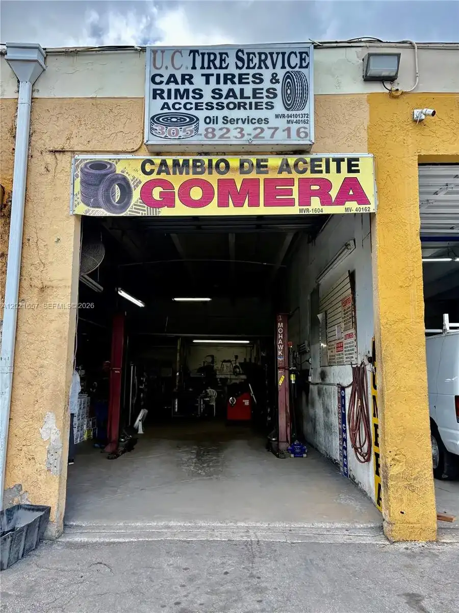 11750 NW 87th Pl, Hialeah Gardens FL 33018