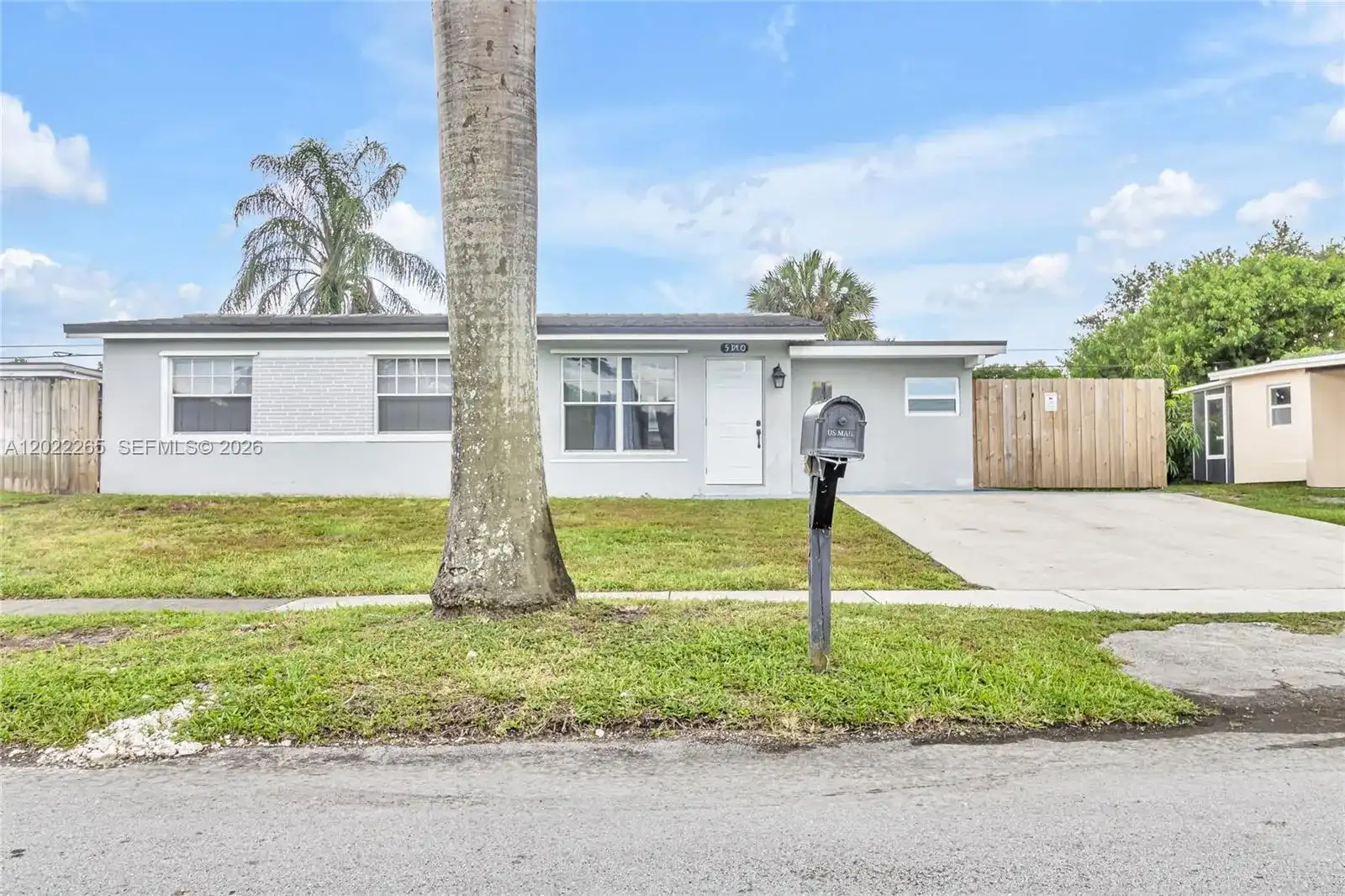 5630 SW 37th Ct, Davie FL 33314