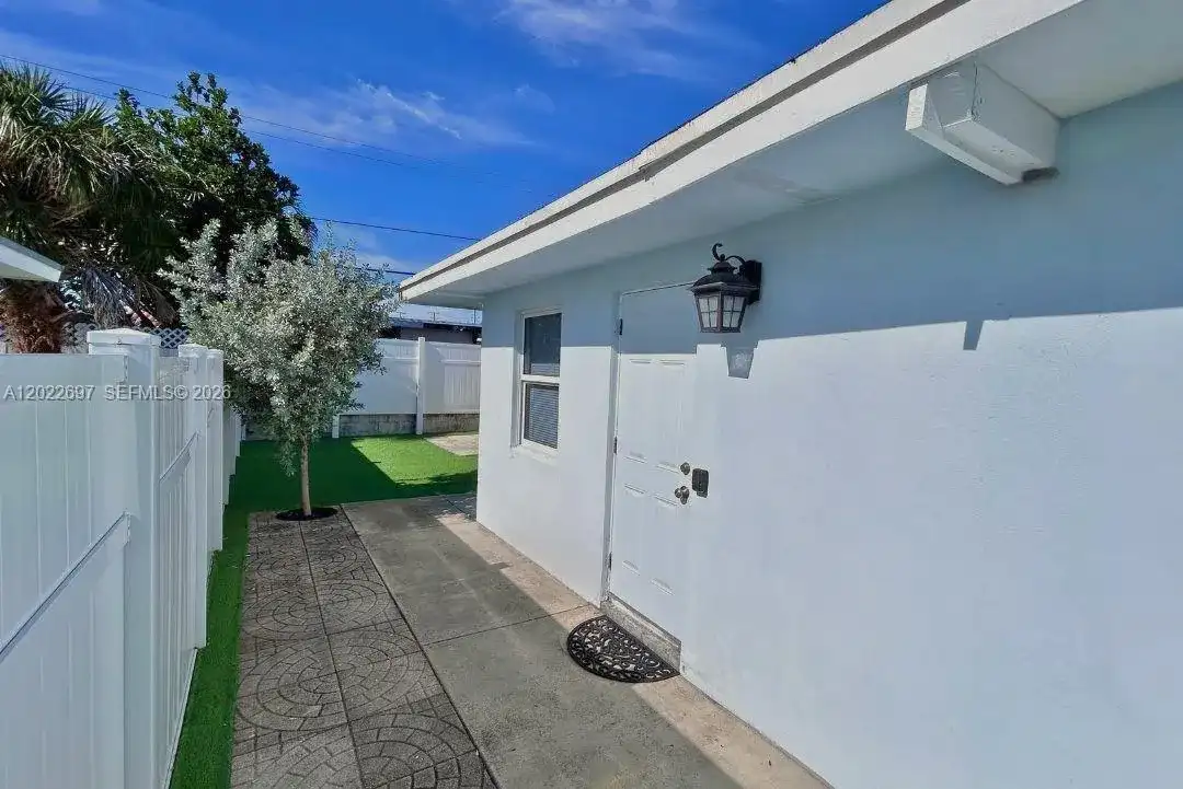 1041 NE 9th Ave # A5, Fort Lauderdale FL 33304